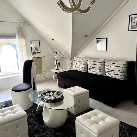 Apartment Retro Haven In Center